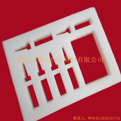 海綿內托對各行各業產品起到絕緣、密封、防震、防塵、填充、隔音、固定，能夠保護包裝產品在運輸過程中安然無恙，起到保護產品的一個作用，同時可以美化產品，提升產品檔次。
